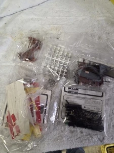 Spielzeugeisenbahn Kunststoffteile. Neu in Verpackung. Siehe Bilder - Bild 1 von 9