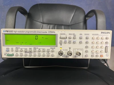 Fréquencemètre Philips PM 6680 - Photo 1/4