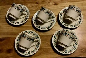 5 Holiday Traditions Tassen & Untertassen - Bild 1 von 4