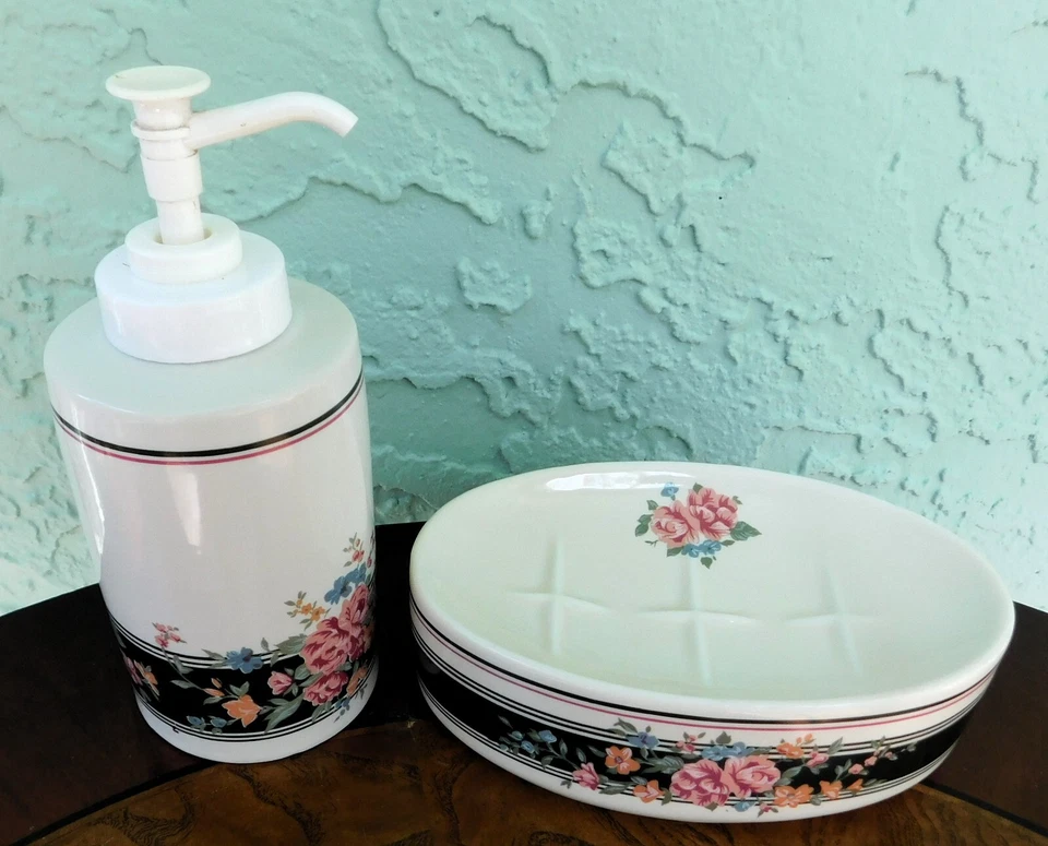 Dispensador de jabón y jabonera vintage Croscill Bathelle Fashions Japón Foto 1 de 3