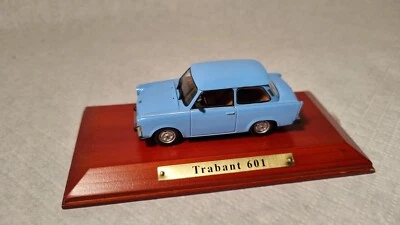 Trabant Atlas 7130101 Trabant 601 Blu Scala 1:43 Model Auto - like new NOS - Immagine 1 di 4