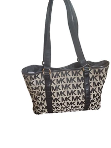 Michael Kors MK Signature Black & Tan Handtasche Beuteltasche mit schwarzem Lederbesatz - Bild 1 von 5