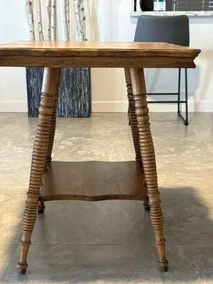 Square Oak Parlor Lamp Table - Antique - Image 1 of 4