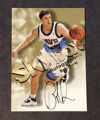 SkyBox Premium Autographics #123 1998-99 Bob Sura autógrafo/auto en tarjeta Cavs Foto 1 de 2