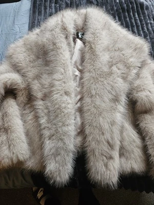 Ladies Faux Fur Coat Short Parka Cardigan Long Sleeve Jacket - Image 1 of 4