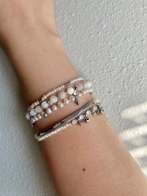 Kendra Scott Madreperla y Perla 5 Piezas Capas Pulsera Juegos Foto 1 de 4