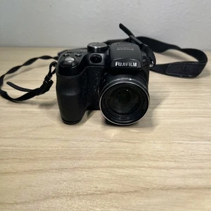 Fujifilm FinePix S Series S1000fd 10.0MP Digitalkamera - Schwarz AKKU KORROSION - Bild 1 von 8