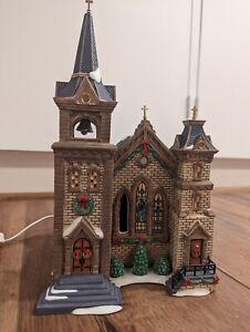 Department 56 Christmas in the City St. Mary's Church Limited Edition (Used)