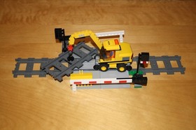 LEGO Trains: 7936 (Level Crossing)