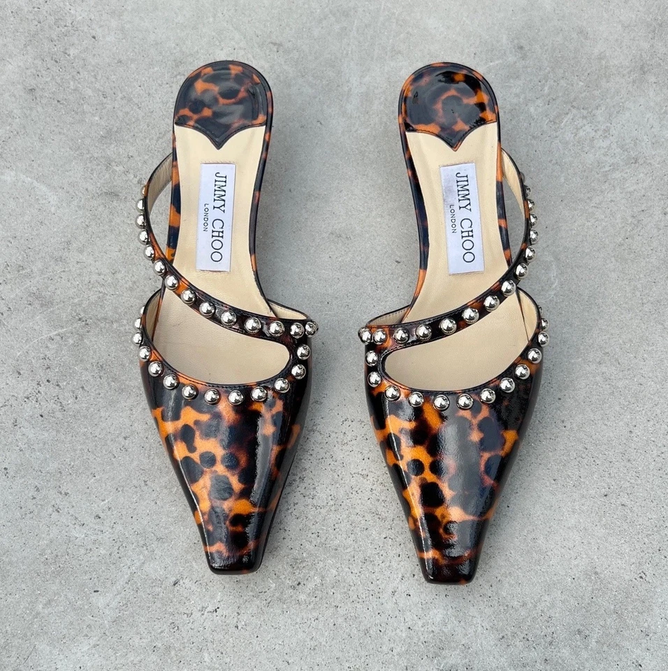 Jimmy Choo | Auténticas mulas de gatito de charol de tortuga de colección con tachuelas plateadas (37,5) Foto 1 de 4