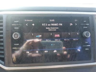 Pantalla de infoentretenimiento usada se adapta a: Volkswagen Atlas 2019 pantalla y control 8`` sc Foto 1 de 4