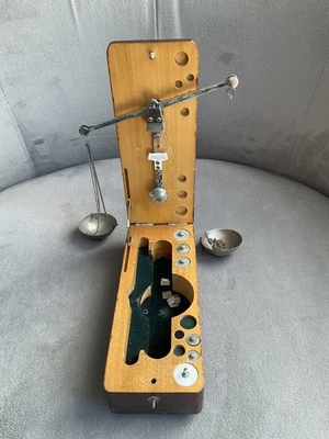 Vintage Traveling Pocket Portable Gold Diamond Scale w/Fitted Wood Box - Image 1 of 4