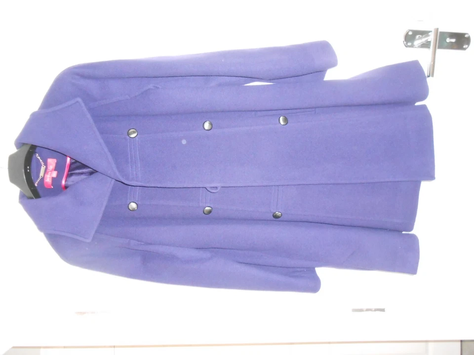 LADIES WINTER COAT - Image 1 of 1