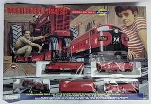 Athearn - 1999 Case IH HO Scale Farmall Train Set - 1/87 - 45" x 36" Oval Track - Picture 1 of 24