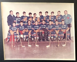 1968 Hockey Team Photo Utica Square National Bank Color 8x10 Tulsa Oklahoma - Picture 1 of 3