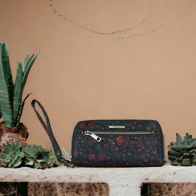 Travelon Wristlet RFID Blocking Clutch Wallet Travel Blue Flowers Zip Around NWO - Imagem 1 de 4