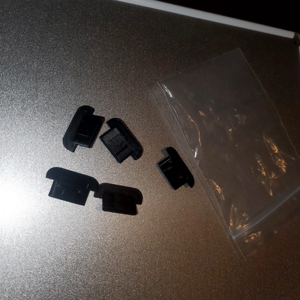 JUEGO DE 5 CLIPS DE CAPUCHA LIMPIAPARABRISAS DATSUN 620 ABS.  impreso en 3D  Foto 1 de 3