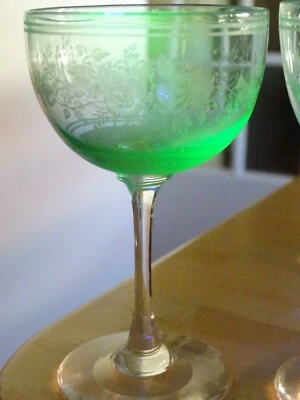 1 ANCIEN VERRE A VIN OURALINE  CRISTAL ART NOUVEAU GRAVURE STYLE NAPOLEON III - Photo 1/4