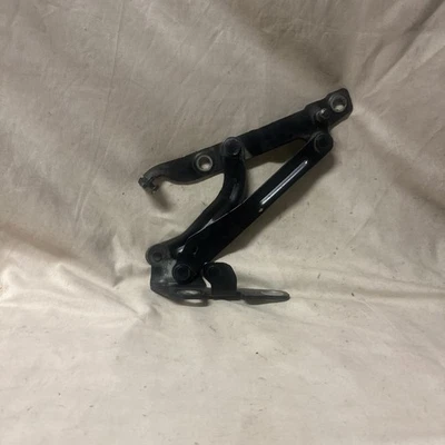 2007-2008 Nissan Sentra Rear Left Driver Trunk Hinge Bracket - Image 1 of 4