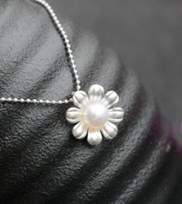 B06 Piccolo Fiore Con Bianca Acqua Dolce Perla Argento Sterling 925 Rimorchio - Immagine 1 di 4