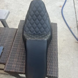 C.C. RIDER Fahrer Beifahrersitz Step-Up Seat passend für Harley Dyna Street Bob... - Bild 1 von 10