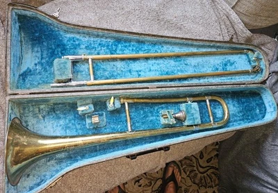 Trombón Holton TR602 con boquilla y estuche, EE. UU. Buen estado Foto 1 de 4