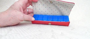 Talbots 7 Tage Reise Pillendose mit Druckknopf Abdeckung 6,5" x 2" Etikett KEINE TAGESETIKETTEN - Bild 1 von 1