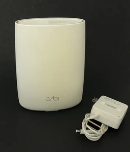 NETGEAR Orbi RBS50 AC3000 Tri-Band Wi-Fi 5 Mesh Satellite - żółknący przód - Zdjęcie 1 z 6