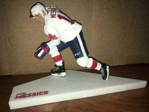 MARK MESSIER McFarlane 2005 Team Canada 1987 Action Figure Cover