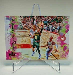 Tarjeta de baloncesto Trae Young 2019 Panini Court Kings Points In The Paint #16 - Imagen 1 de 2