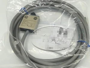 1PCS Omron D4C-2331 D4C2331 Limit Switch -New #ON - Picture 1 of 2