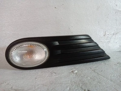 Mini Cooper 2009 guardabarros de pasajero montado lámpara de señal de estacionamiento OEM LKQ Foto 1 de 4
