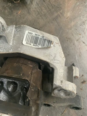 2013 - 2020 LINCOLN MKZ Hybrid 2.0L LH Driver Side Engine Mount OEM - Image 1 of 3