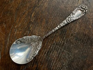Antique Sterling DURGIN CHRYSANTHEMUM 1893 Sugar Serving Spoon ART NOUVEAU WOW! - Picture 1 of 10