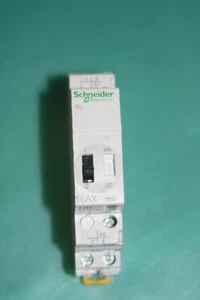 Schneider A9C30812 Fernschalter 16AX iTL - Bild 1 von 1