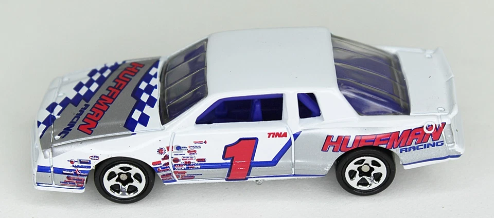 Carro de corrida vintage Hot Wheels CHEVY STOCKER 1:64 colecionador nº 618 - Imagem 1 de 4