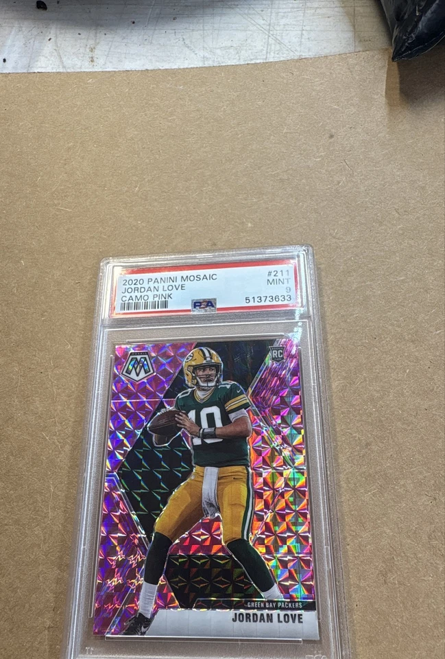 2020 Panini Mosaic - Rookies Jordan Love #211 Camo Pink Mosaic Prizm (RC) - Image 1 of 2