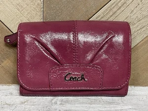 Coach Ashley Lackleder Geldbörse Dark Pink Raspberry - Kartenfächer Reißverschluss Etui - Bild 1 von 20