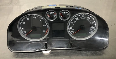 2004 2005 Volkswagen Passat Instrument Speedometer Gauge Cluster Gas - Image 1 of 4