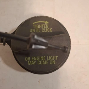 1997-2005 Ford Fuel Filler Cap XU5Z-9030-MA - Picture 1 of 8