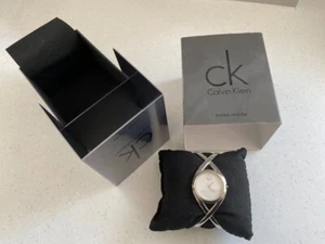 damen calvin klein armreif uhr damen Größe Medium. - Bild 1 von 10
