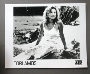 Foto promocional Tori Amos 8X10 blanco y negro brillante ¡EXTERIOR original! - Imagen 1 de 1