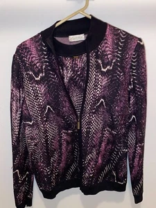 St. John Sport Púrpura Piel de Serpiente Estampado Cremallera Suéter Chaqueta Camiseta sin mangas 2 piezas De Colección - Imagen 1 de 9