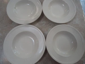 Set of 4 Wedgwood Windsor 9" Rimmed Soup Bowls with Dots and Ribs Unused - Picture 1 of 6