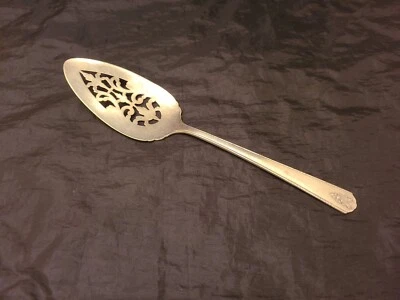 Vintage Oneida Community Par Silver Plate Pierced CAKE/PIE Server Linda Pattern  - Image 1 of 4