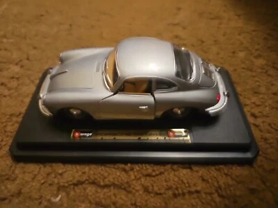RARO BURAGO 1:24 PORSCHE 356B CUPÉ 1961 PLATEADO Foto 1 de 4