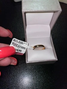 New 14kt yellow gold 3mm size 8.5 wedding band - Picture 1 of 4