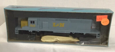 ATHEARN # 4419~ LOUISVILLE & NASHVILLE SD40-POWERED LOCOMOTIVE HO (P4) - Image 1 of 4