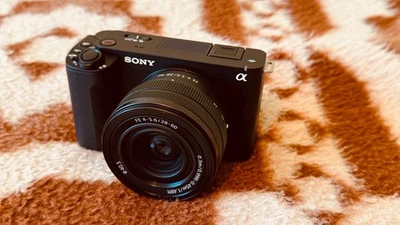 Sony Alpha ZV-E1 Vollformat-Kamera inklusive Sony Objektiv 28-60mm 1:4-5,6FE - Bild 1 von 4