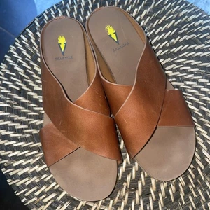 Volátil Riverside Criss Cross Cuña Color Camel Cuero Corcho Talla 8 Acolchado - Imagen 1 de 7